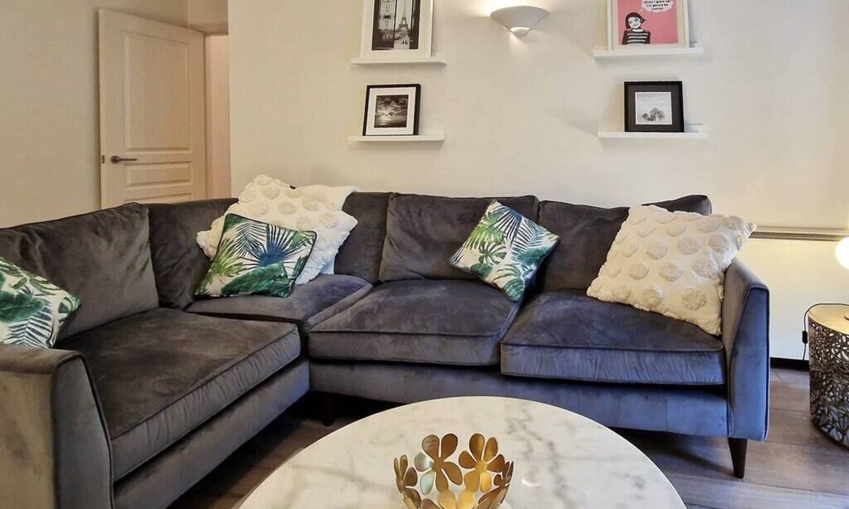 Ballsbridge Apartment | 2 Bed Apartment in Leafy Sandymount, Dublin 4