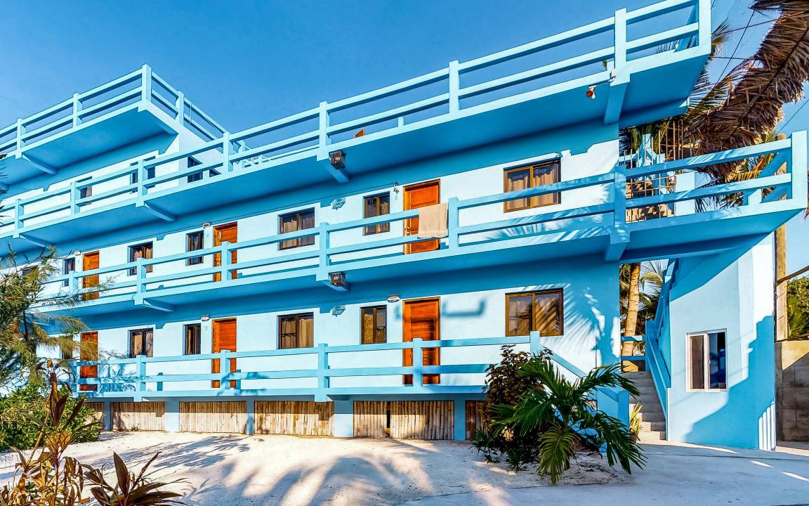 Caye Caulker Hotel | 234 m² Motel ∙ 9 bedrooms ∙ 21 guests