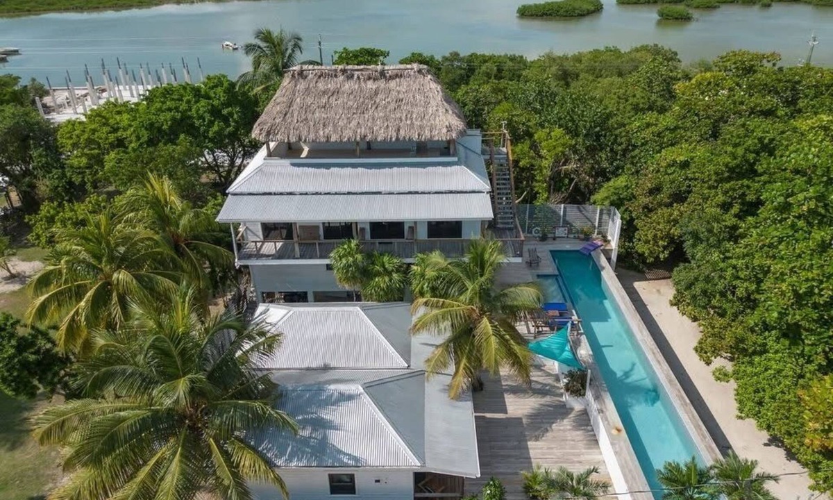 San Pedro Villa | 5BR Multi-Unit Villa + Pool | Three by the Sea