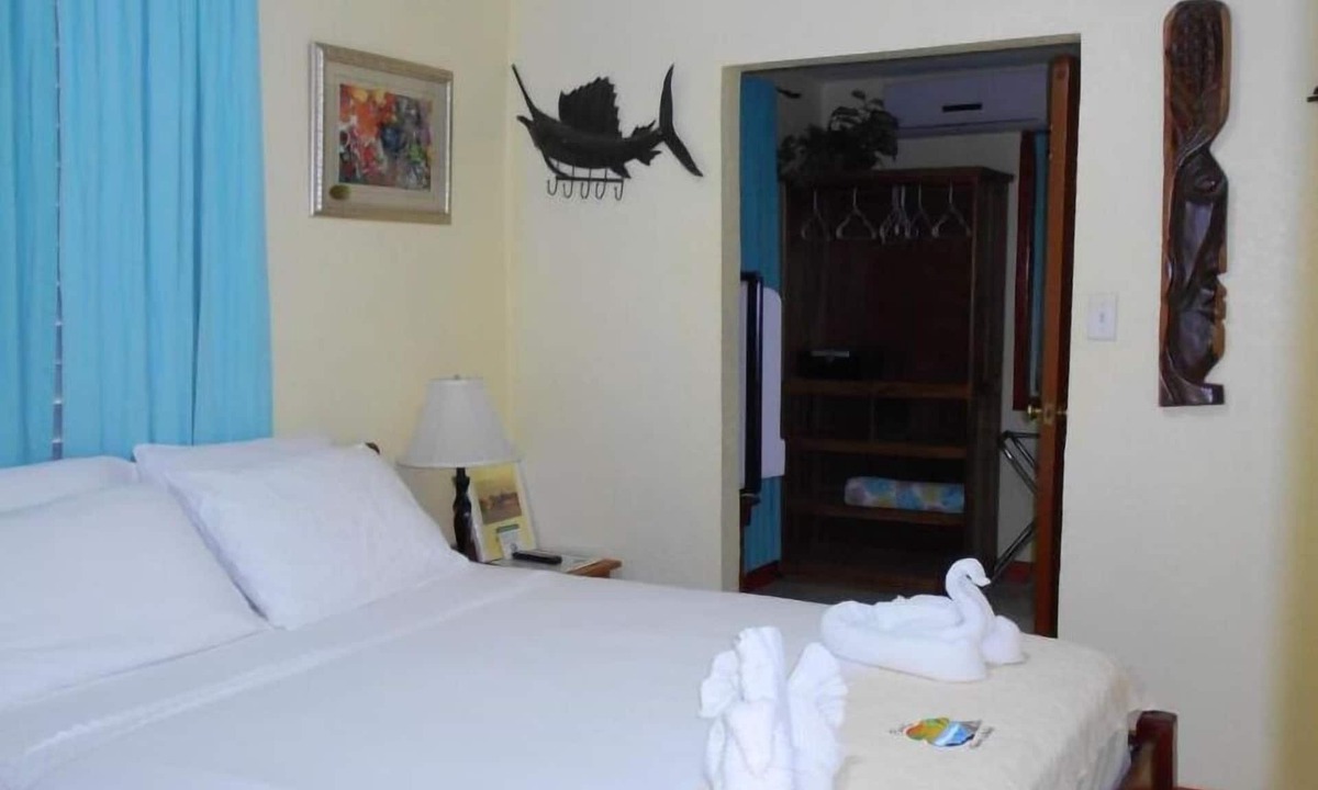 Placencia Hotel | Alan's Paradise Hotel