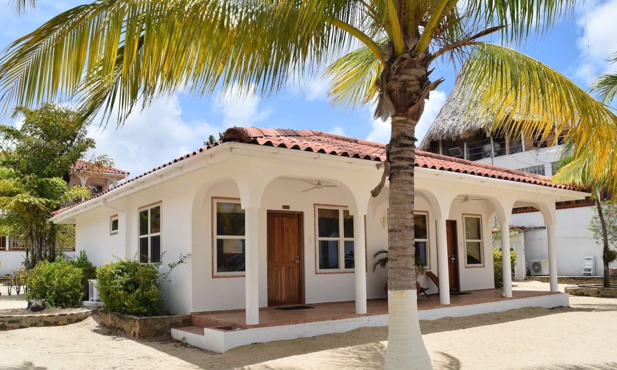 Plantation Condo | Beachfront Villa in Gated Placencia Resort!