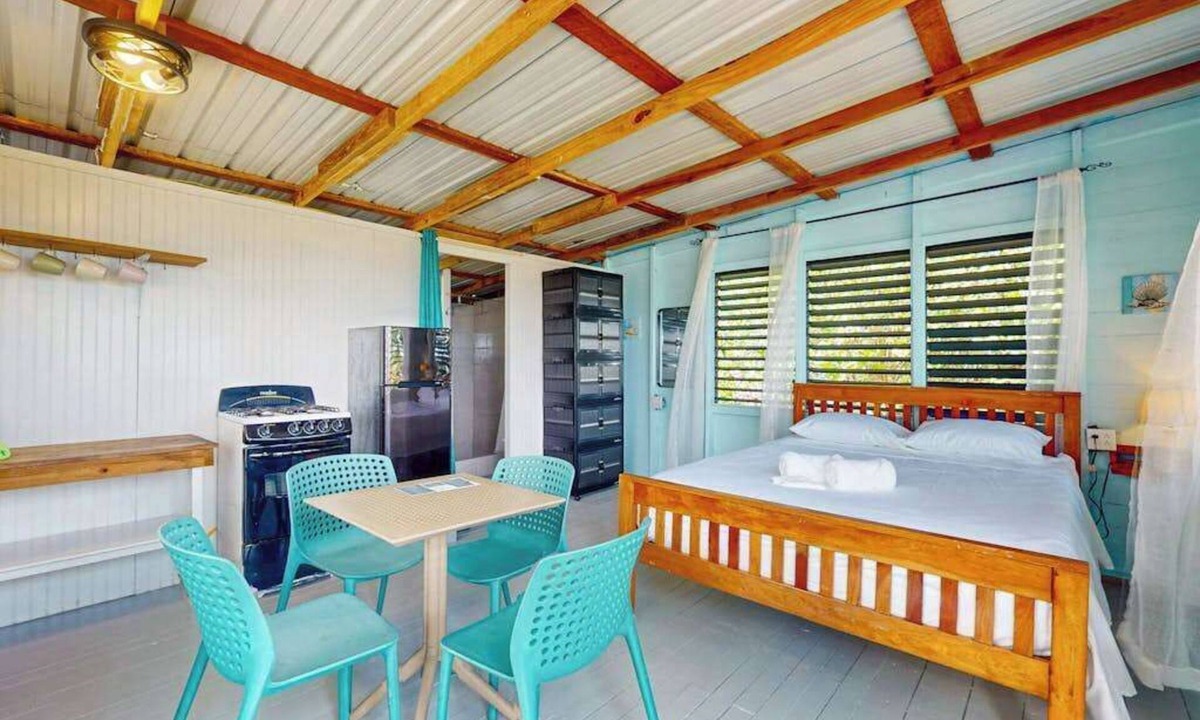 Sittee Point Apartment | Beachfront cabin with private deck, ocean views & family-friendly vibe