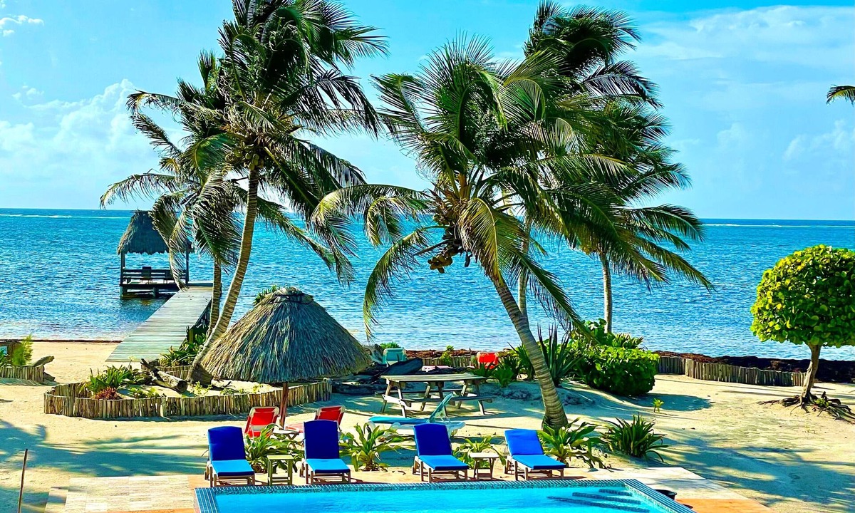 San Pedro House | Beachfront Villa, 4BD/4BA with Pier & Pool, Near Secret Beach, Sleeps Up to 8