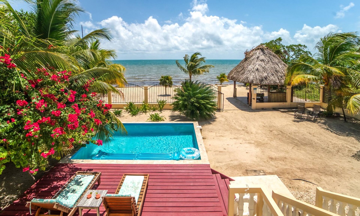 Placencia Villa | Beachfront Villa Private Pool Fully Fenced Walk to Restaurants
