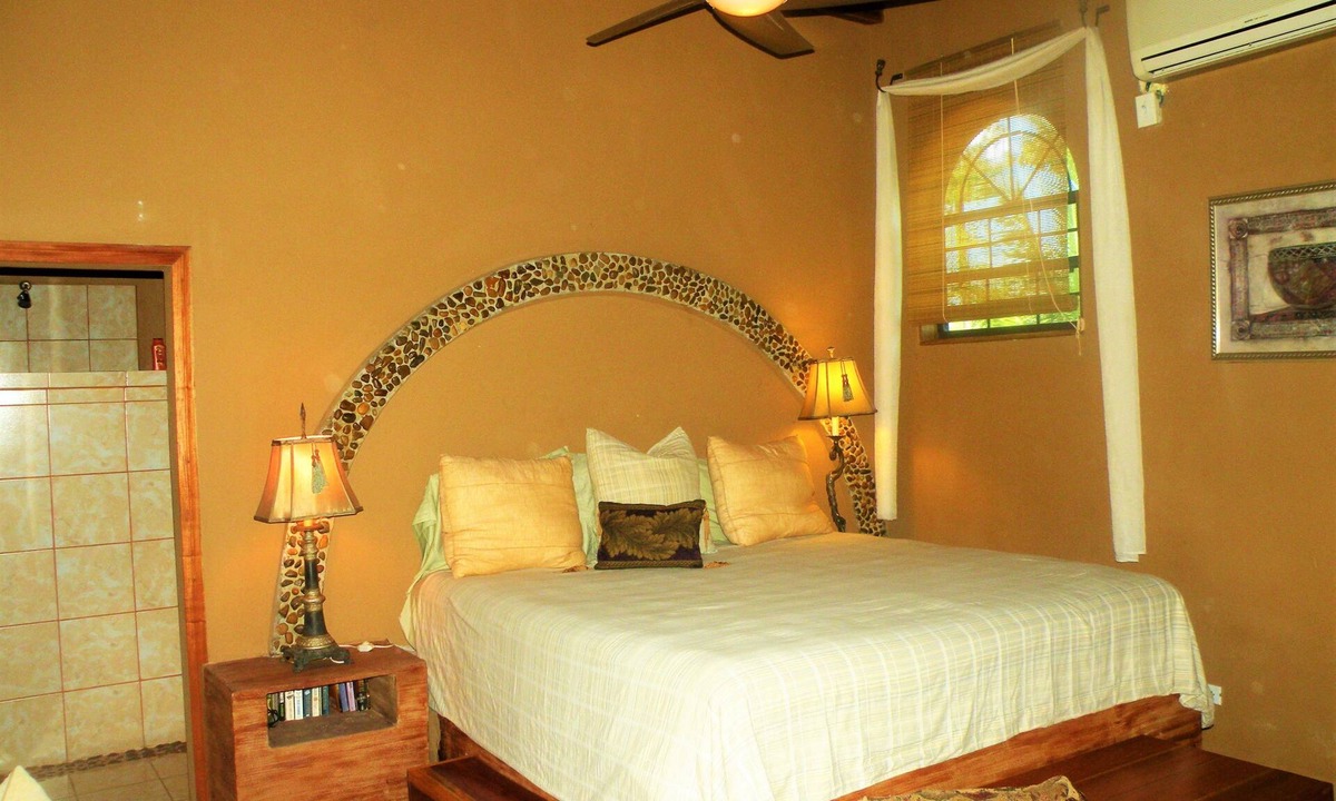 Crooked Tree Bed & Breakfast | Becks Bed and Breakfast