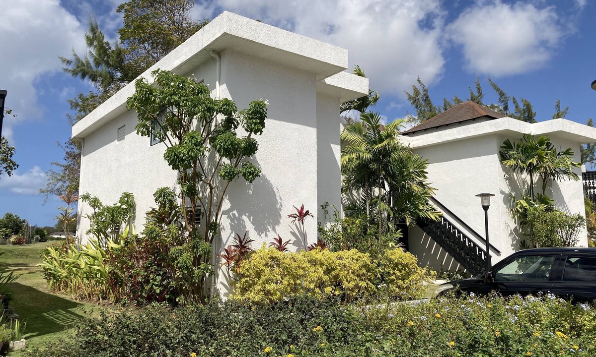 Rendezvous Condo | Breezy first floor, recently renovated condo on Rockley golf course