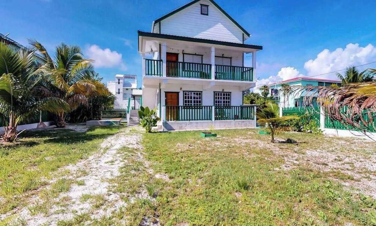 Caye Caulker Cabin | Breezy Modern Home in Quiet Neighborhood with Bikes, WiFi, and Partial AC