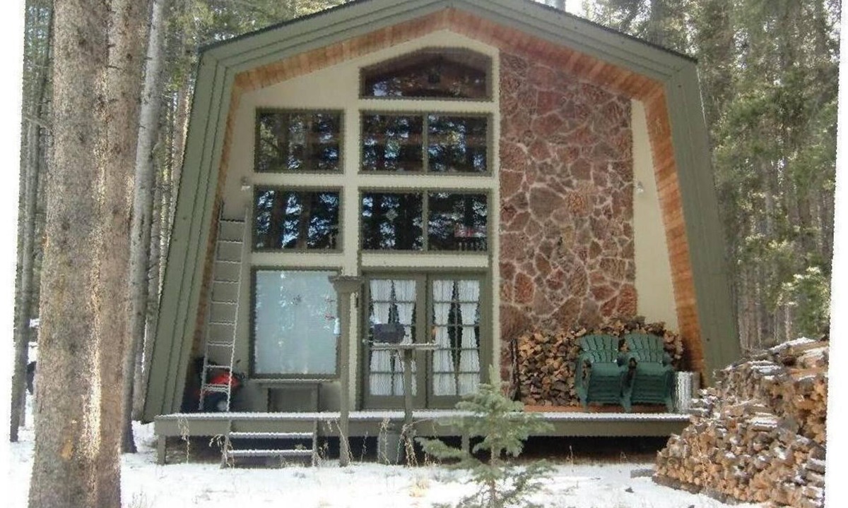 Blue River Ski Chalet | Cabin on 1 Acre - 5 Minutes to Lifts!