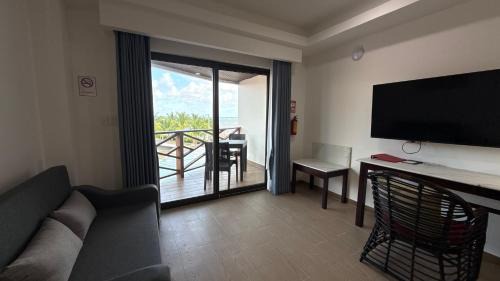San Pedro Hotel | Captain Morgan's Retreat