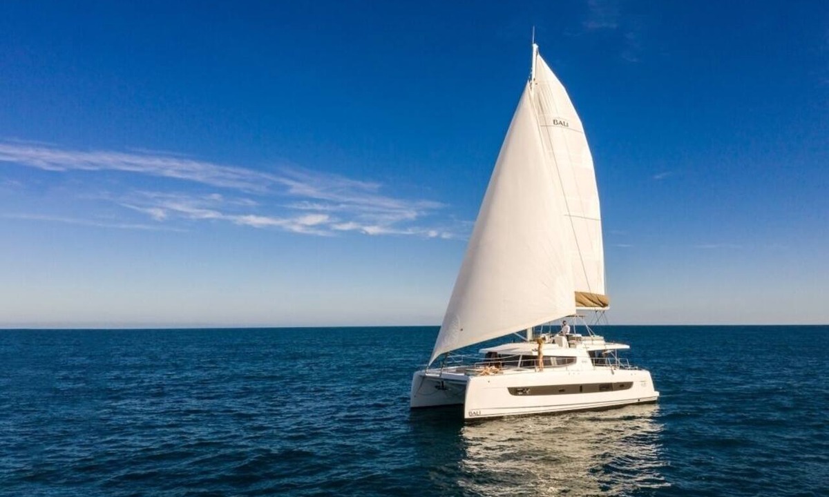 Belize City Boat Rental | Caribbean Bliss: Sun-soaked Sailing Adventure from Belize to Cayo Ámbar Gris, San Pedro