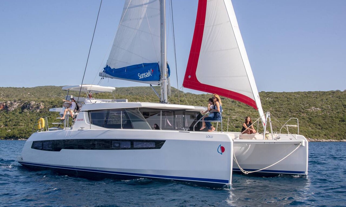 Placencia Boat Rental | Caribbean Bliss: Sun-soaked Sailing Adventure from Placencia, Belize