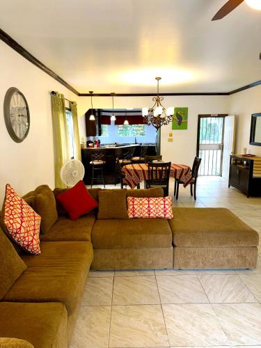 San Ignacio House | Casa Carimi, San Ignacio