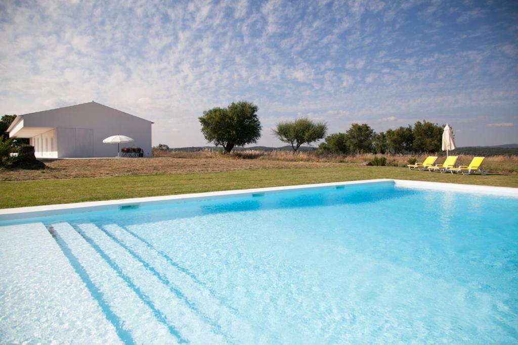 Evora Villa | Chic Villa with Private Pool near Évora