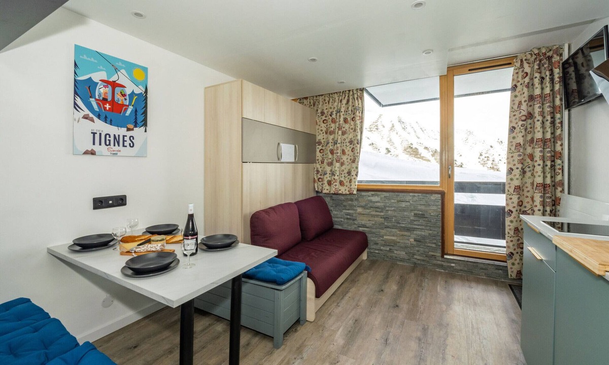 Le Lavachet Apartment | Comfortable studio ski-in/out with balcony and WIFI
