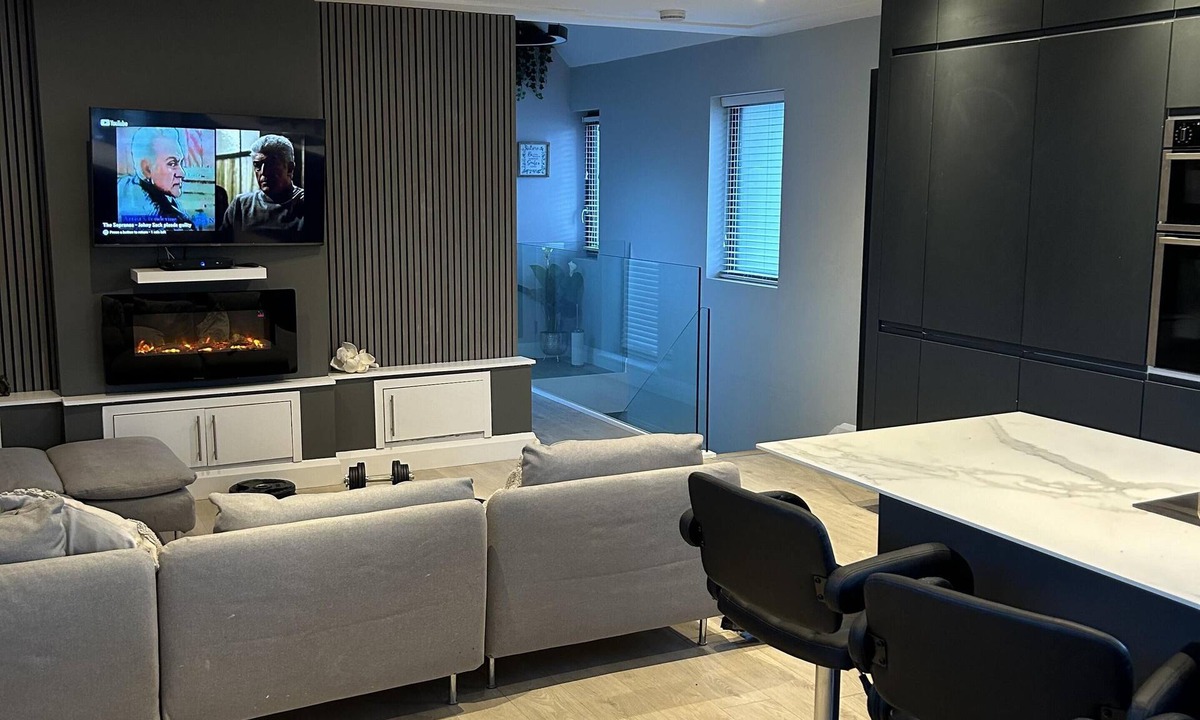 Dublin House | Croke Park, 3-Beds ,1 pullout bed , SLEEPS 8