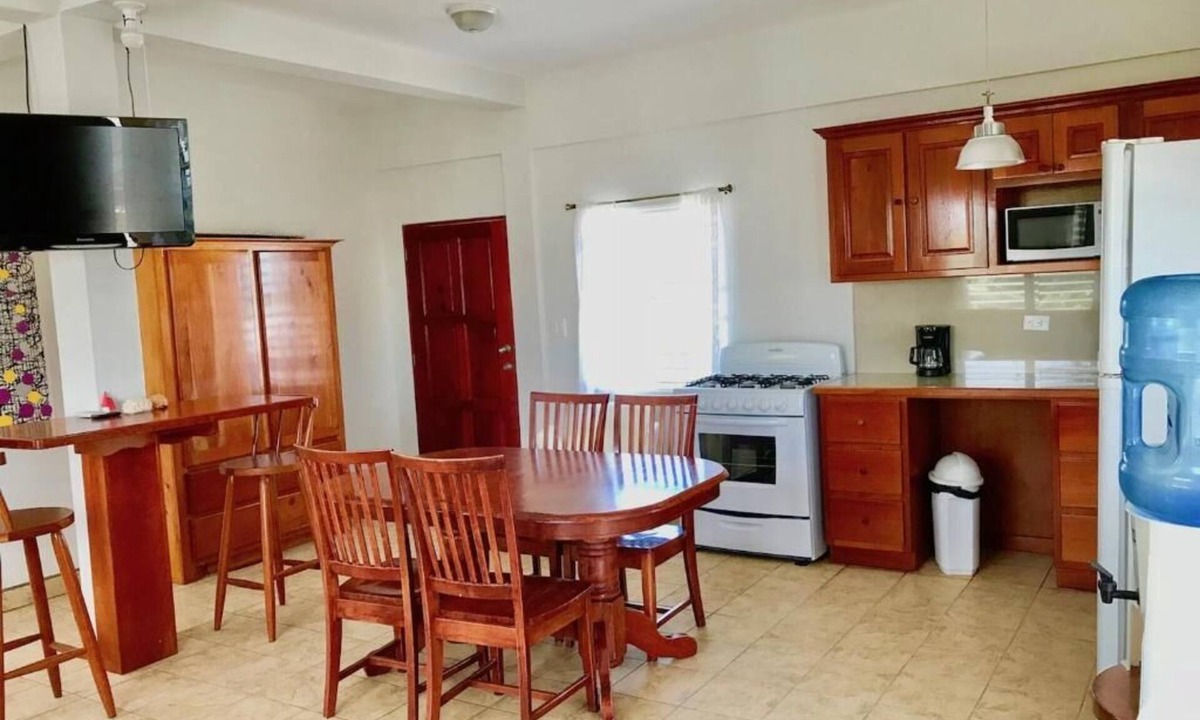 Caye Caulker Apartment | "Elevate Your Stay: Experience Luxury and Comfort at Tower Apartment!"
