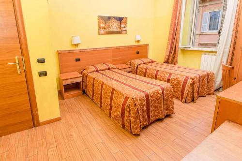 Rione XVIII Castro Pretorio Apartment | Friendship Palace