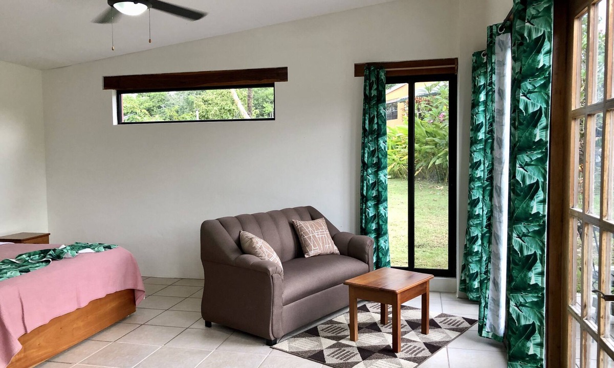 Georgeville Hotel | Gumbo Limbo Jungle Resort