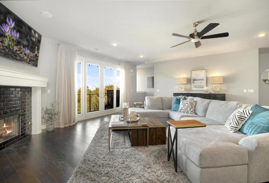 Fayetteville House | Hilltop Haven - Located in the HEART of Fayetteville - FIVE Minutes from DT and U of A!