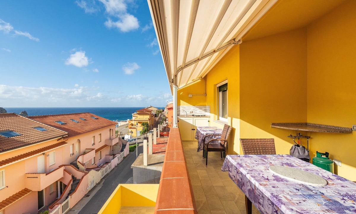Buggerru House | Holiday Home 'Sole E Mare Buggerru - Appartamento' with Sea View, Private Terrace and Air Conditioning
