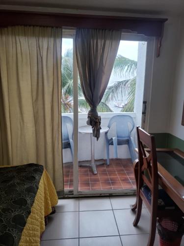San Pedro Hotel | Hotel Spindrift & Golf Cart Rental
