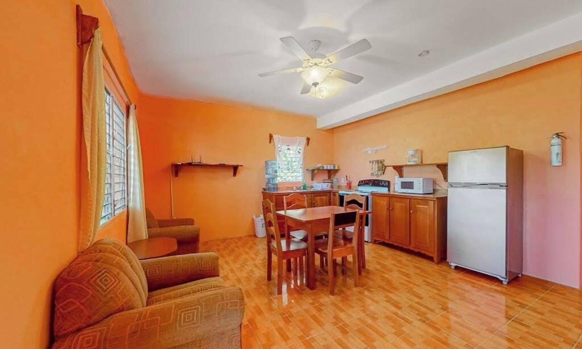 Caye Caulker Apartment | Ideal Getaway W/Full Kitchens, Free WiFi, Beach Access