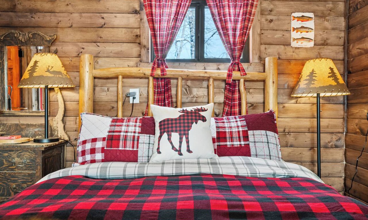Foothills County Cabin | Keionna Private Riverside Cabin