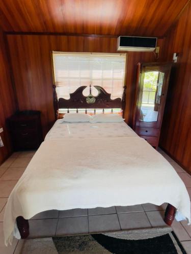 Orange Walk Hotel | Lamanai Riverside Retreat
