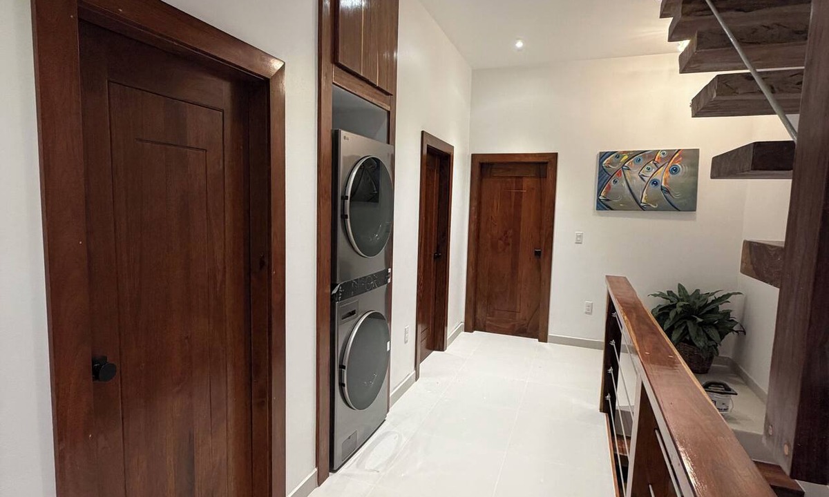 Caye Caulker House | Lovely 3-bedroom building with AC in vibrant Caye Caulker