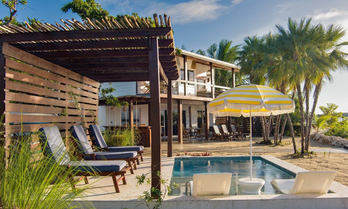 Placencia Villa | Luxury Waterfront 3bd Villa w. Pool + Dock