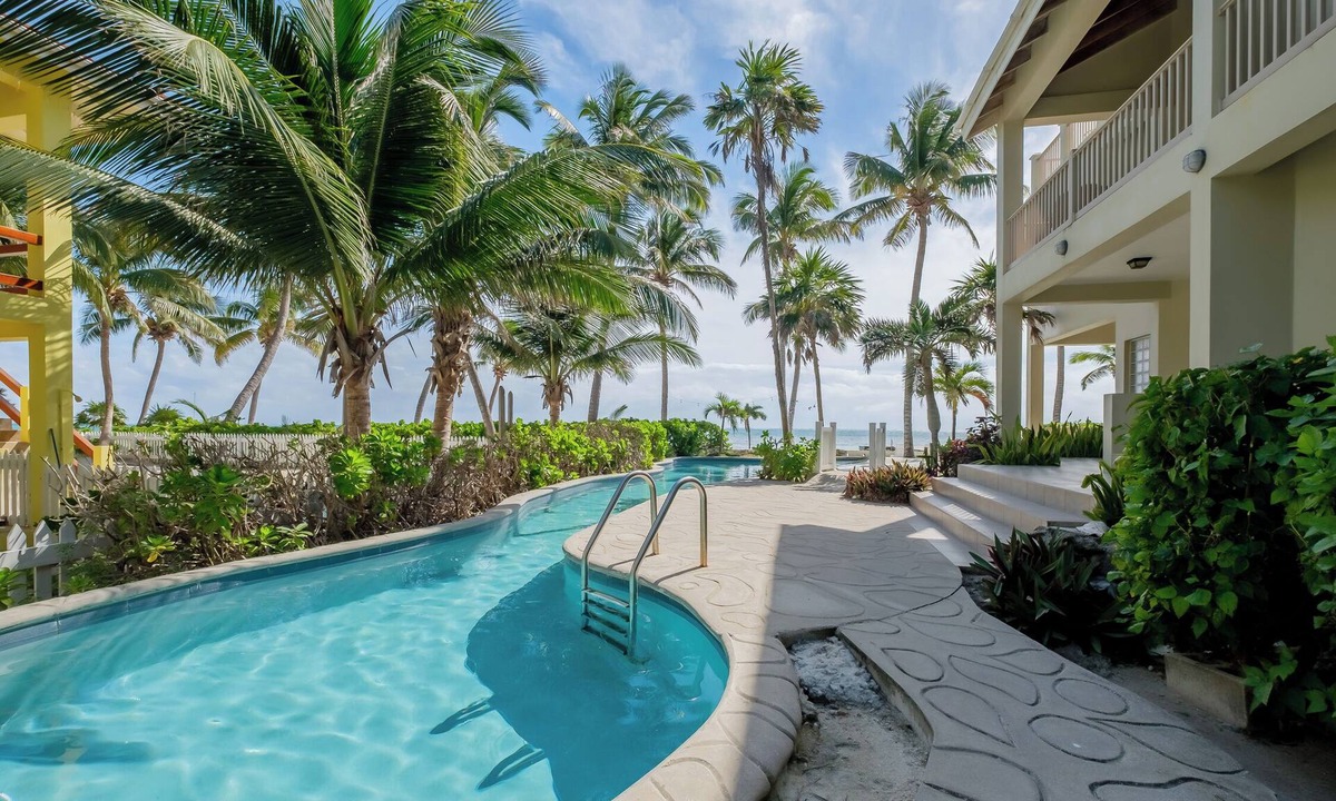 San Pedro Condo | NEW LISTING - Ground Floor - One Bedroom, Ocean View Condo at The Landings