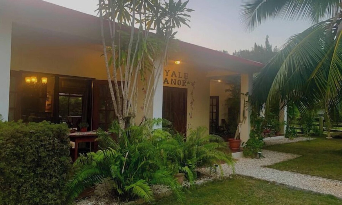 Corozal Cottage | Ocean Views, Pool, Fishing, King & Queen Beds, Kitchen, BBQ, BTB Approved, Quiet