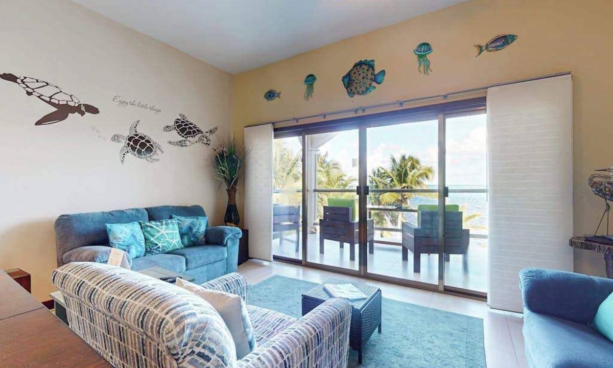 San Pedro Condo | Oceanfront condo with pool, gorgeous ocean views, WiFi & partial AC
