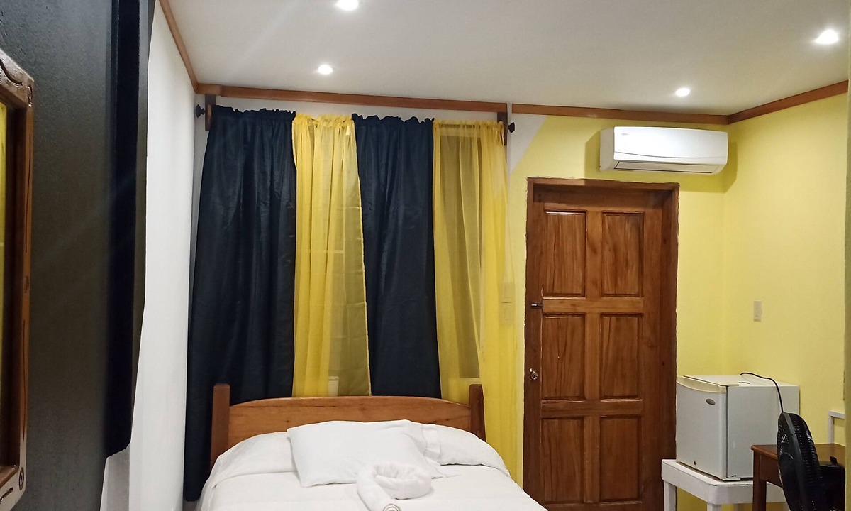 Dangriga Hotel | Pal's on the Beach - A Gold Standard Hotel