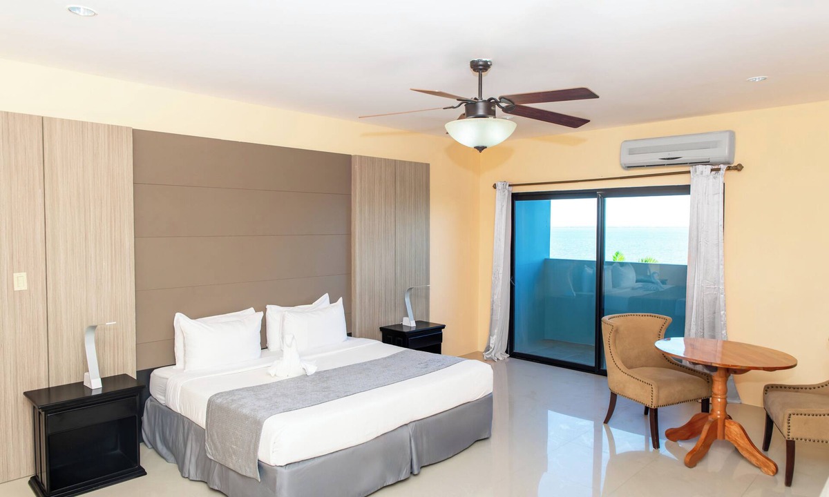 Belize City Hotel | Pickwick Park View Hotel