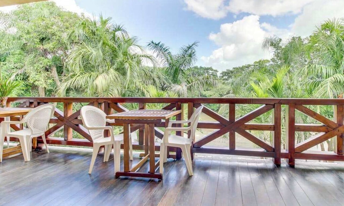 Bullet Tree Falls Apartment | Romantic Suite on Riverfront Property with WiFi, AC & On-Site Pool & Dining