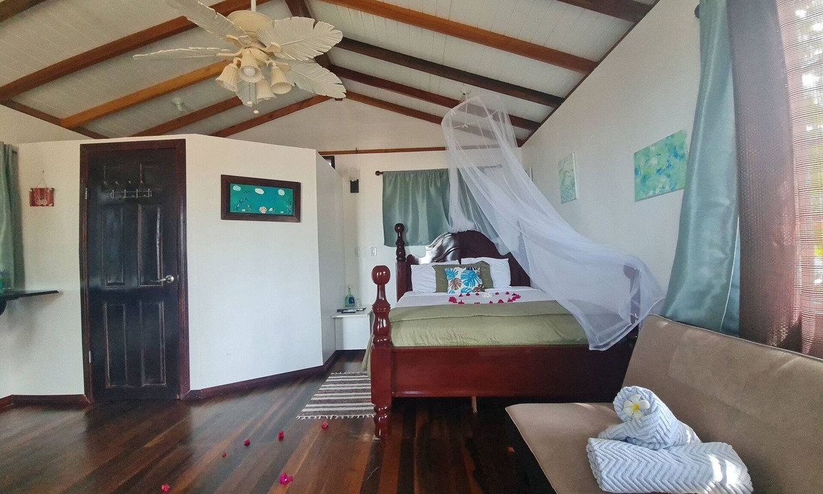 Belize City Hotel | Sea Side Chateau