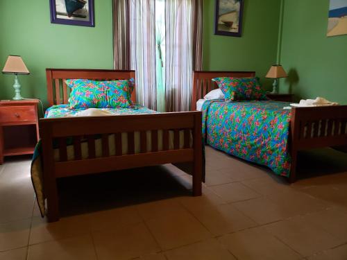Caye Caulker Villa | SLO-N-EZ Villa- Gold Standard Certified