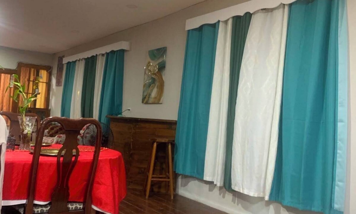 Belize City House | Spacious Family-Friendly Kings Park Retreat Sleeps 6+ 3BR/3BA A/C, WiFi & Parkin