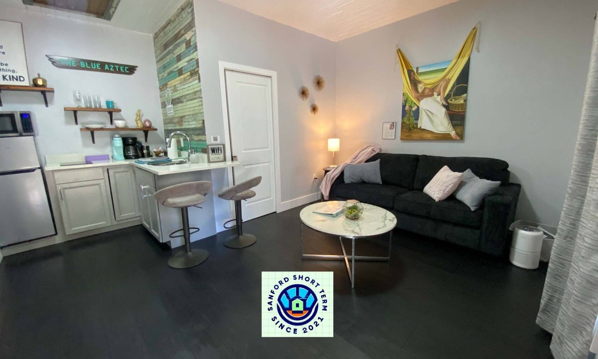 Sanford Apartment | The Blue Aztec