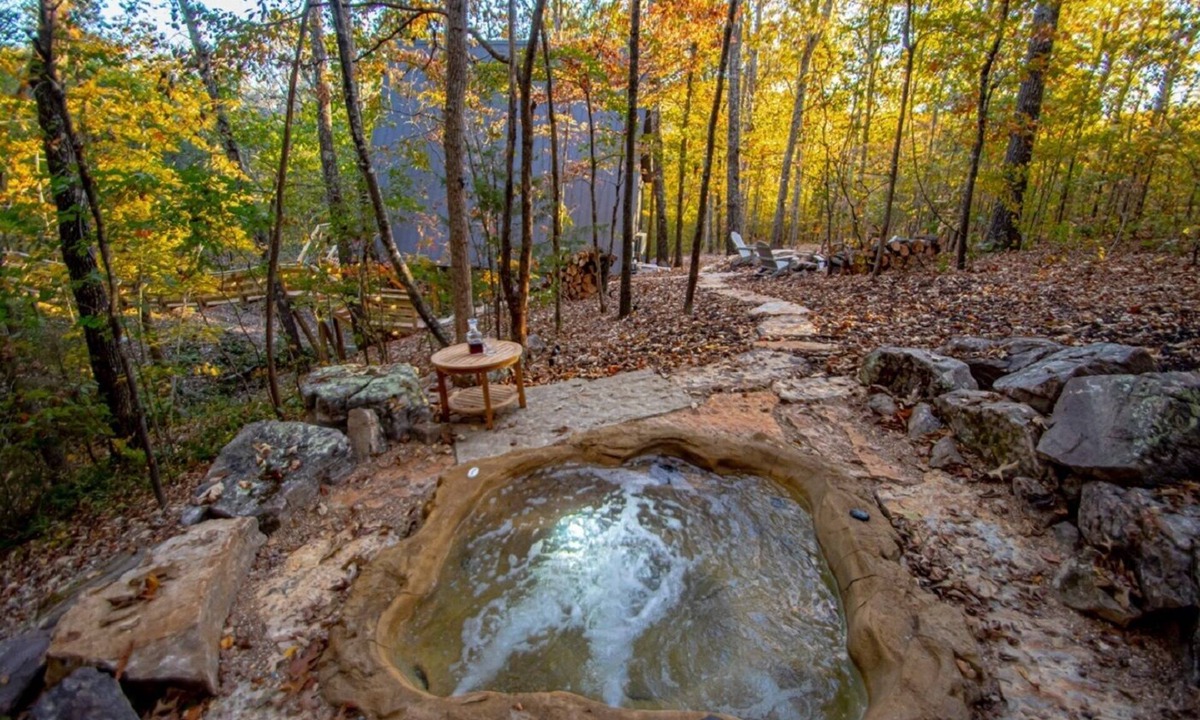 Saint Joe Ski Chalet | The Bridge House Rock Hot Tub Buffalo River