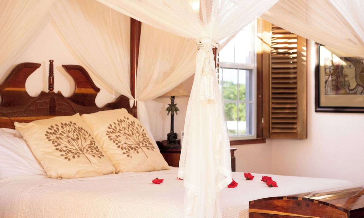 Orchid Bay Bed & Breakfast | The Crimson Orchid Inn at Orchid Bay