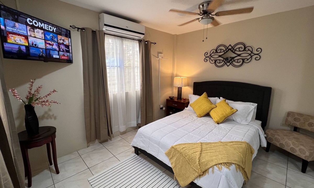 Belize City House | Tropical Belizean Studio w/ Lg Queen Bed & Parking