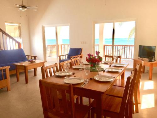 Caye Caulker House | VeLento Oceanfront Penthouse #1