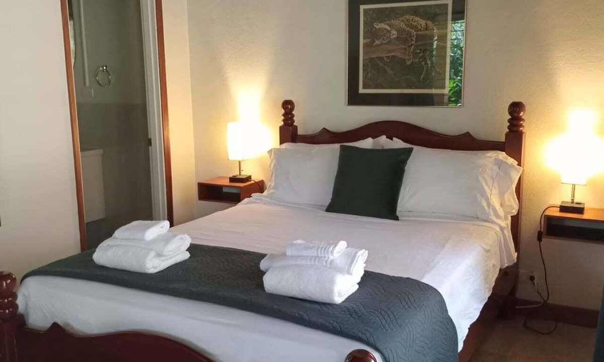 Ontario Village Hotel | Warriehead Resort