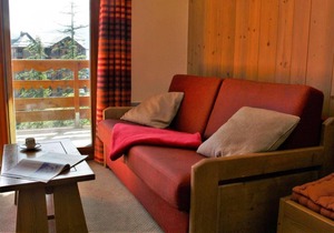 100m from ski slopes, 3rd floor, swimming pool, sauna, balcony, tv, ski locker, 30m², Risoul in Risoul