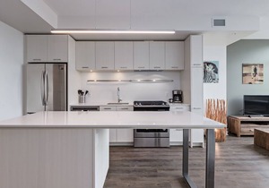 Corporate Stays - Sleek 1BR Urban Retreat with High-End Amenities and Style in Calgary