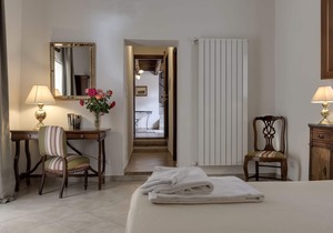 Malvasia-standard room for 2 in the main village in colle val d'elsa