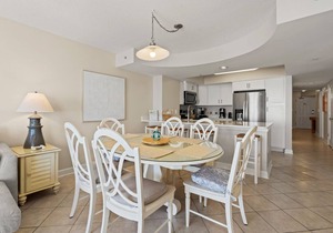 Steps from the ocean, spacious condo w/fitness center, indoor and outdoor pools, hot tub in North Myrtle Beach