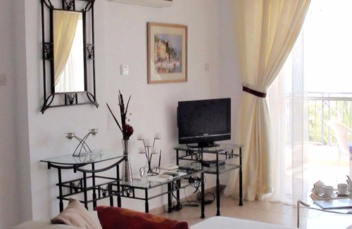 Paphos Apartment | 1 Bed Apartment, Paphos, 2nd Floor, Communal Pool, Sea Views, Nearby tavernas